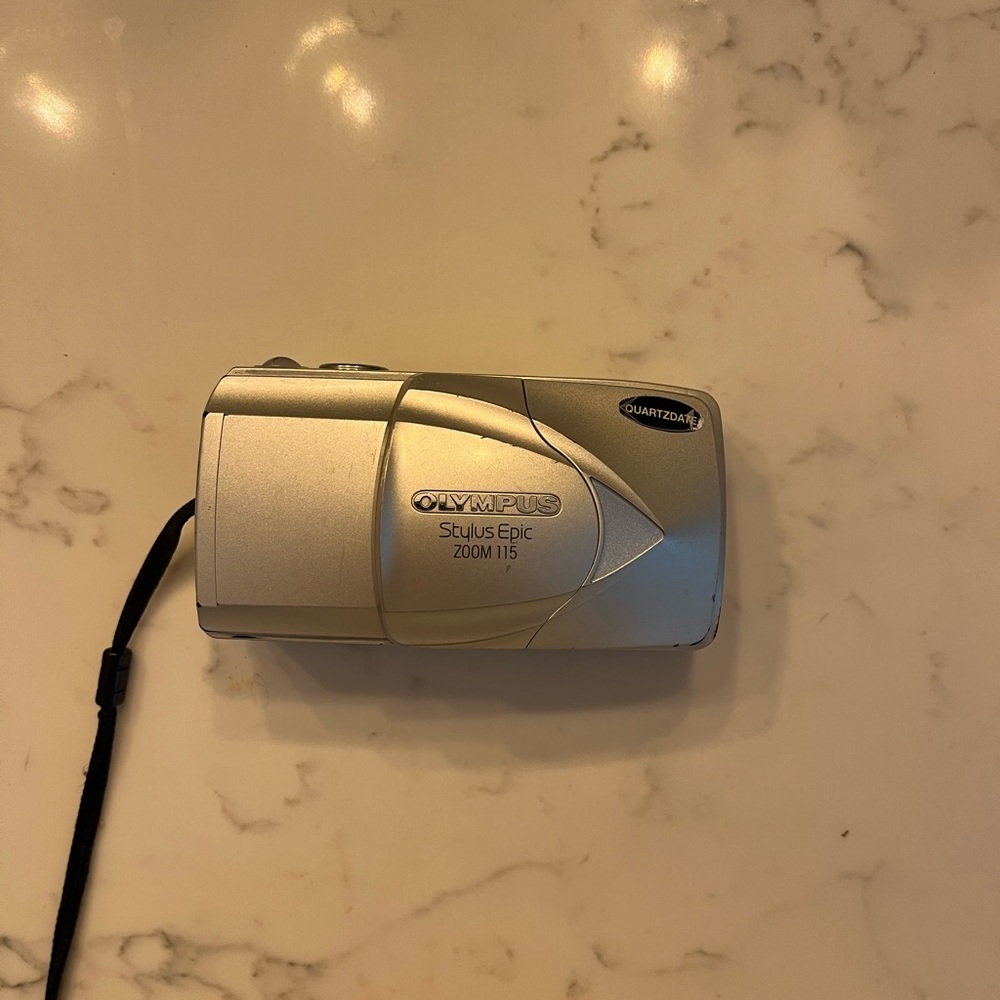 Olympus epic zoom 115 TESTED AND WORKS BUT WATCH VIDEO AND READ DESCRIPTION
